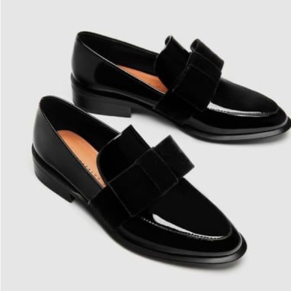 Zara Loafers. Size 39